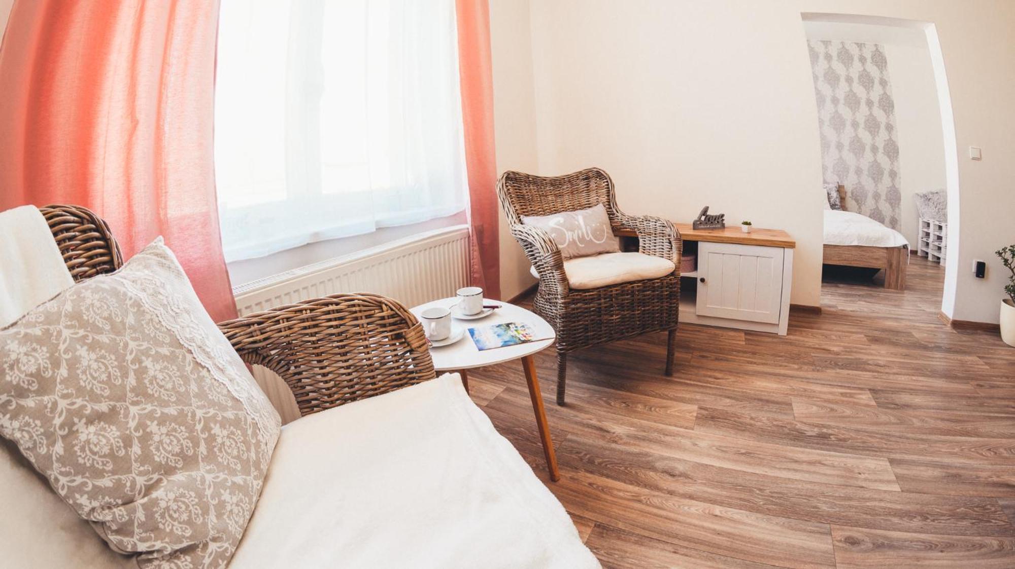 Stylovy Apartman V Centru Nachoda Luaran gambar